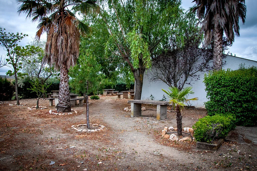 Entorno exterior del Albergue Vía de la Plata en San Gil